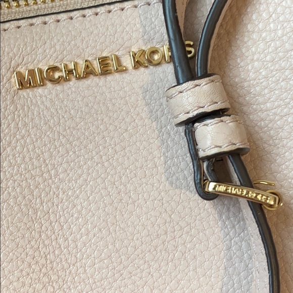 NWOT Michael Kors Soft Leather Crossbody Bag. - Picture 7 of 16